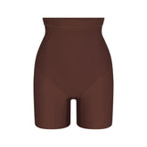 SKIMS BODY CORE SCULPT MID RISE SHORT | COCOA