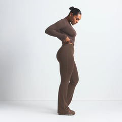 NikeSKIMS MATTE SLIM FLARE LEGGING | DARK SEPIA