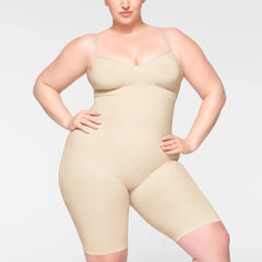SEAMLESS SCULPT HIGH-WAISTED ABOVE THE KNEE SHORT | SAND