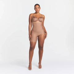 SKIMS BODY LEFT LEG SOLUTION SHORT | SIENNA