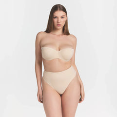 SMOOTHING INTIMATES STRAPLESS BRA | SAND