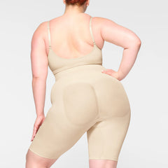 SEAMLESS SCULPT HIGH-WAISTED ABOVE THE KNEE SHORT | SAND