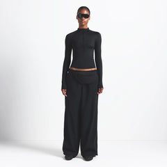 NikeSKIMS WOVEN NYLON OVERSIZED TRACK PANT | OBSIDIAN