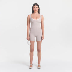 NikeSKIMS STUDIO STRETCH 5" BIKER SHORT | LINEN